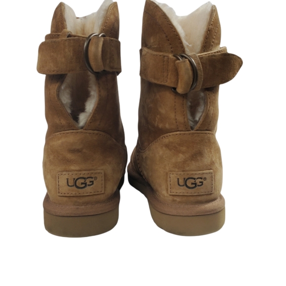 UGG - Picture 2 of 5